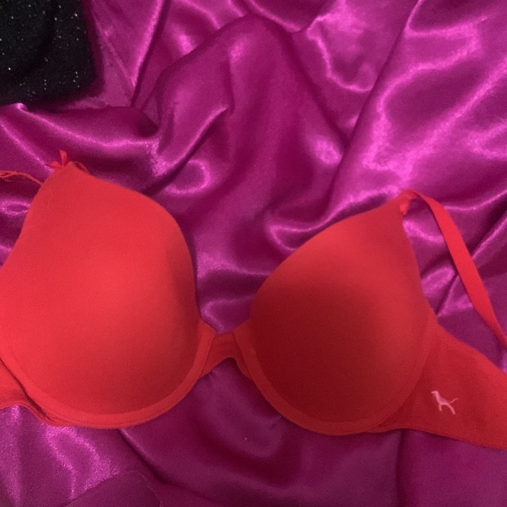 Victoria secret pink res push up bra 34 C. Worn once. Bows on sides w/ p…